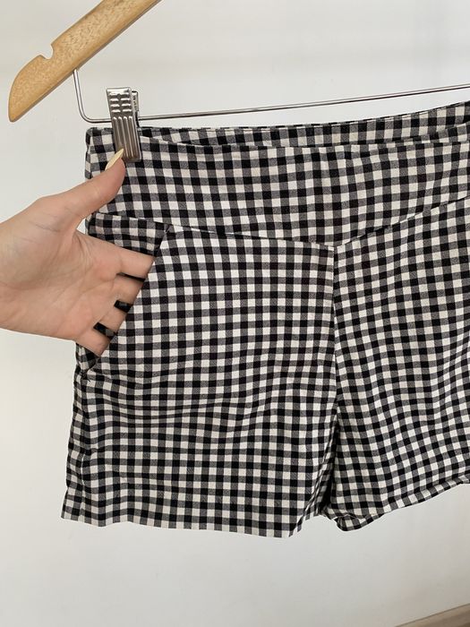 Pantaloni scurți cu talie înaltă carouri alb negru Zara