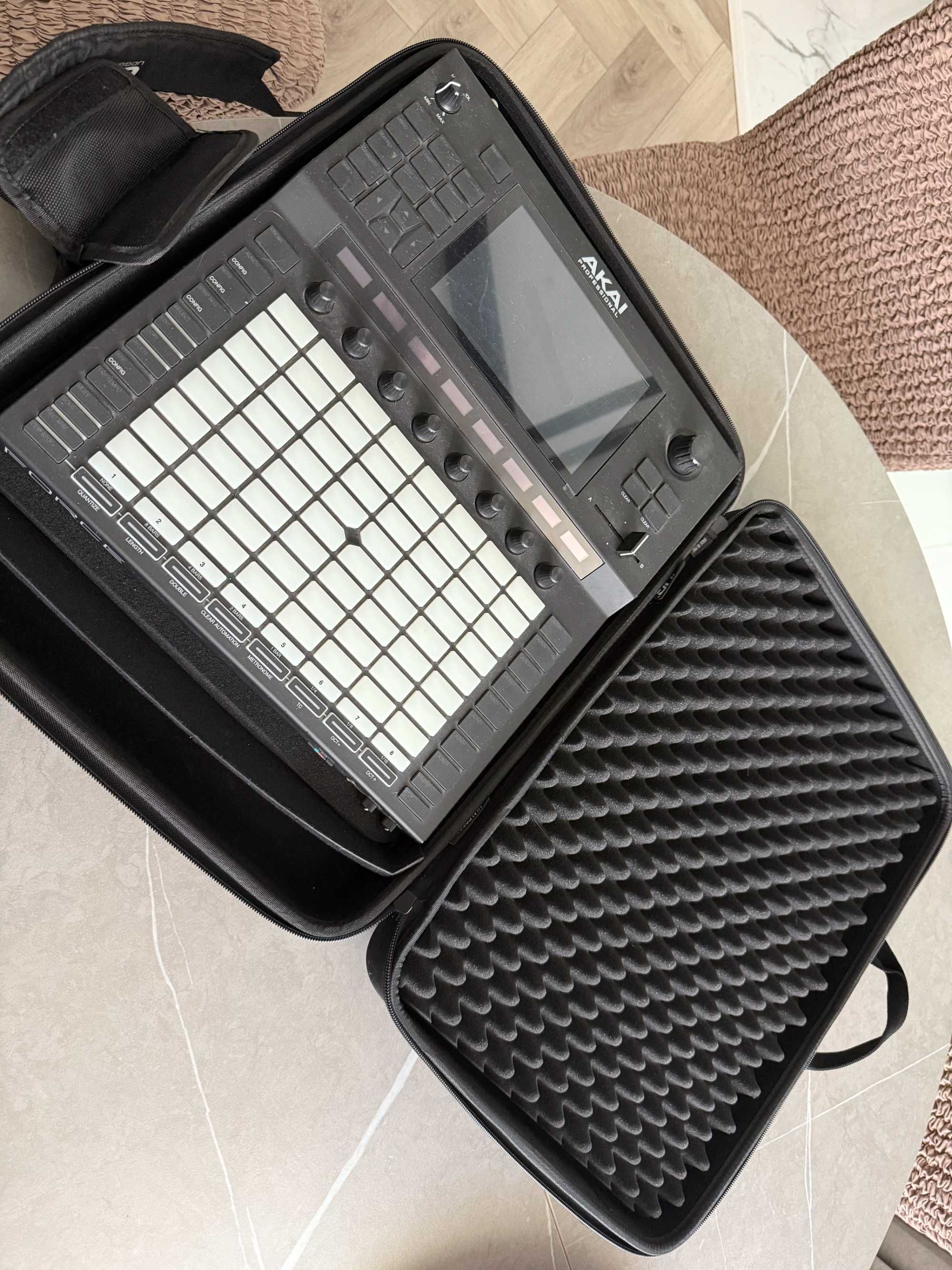 Akai Force — Standalone студия, DJ-система и MPC в одном!