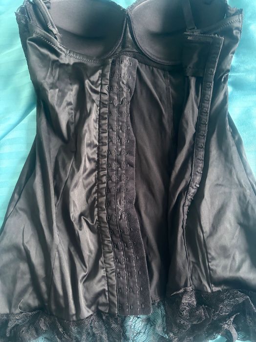 Bustiera cu portjartier Intimissimi