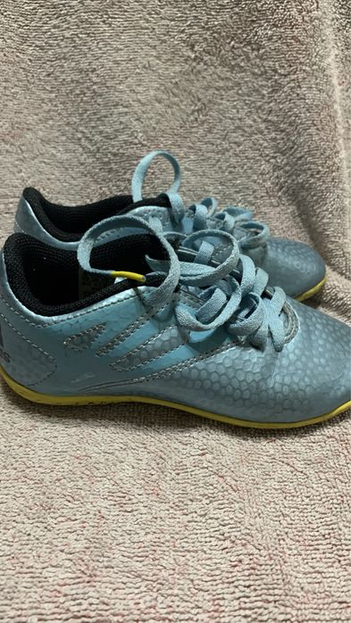 Adidas футболни обувки 28”