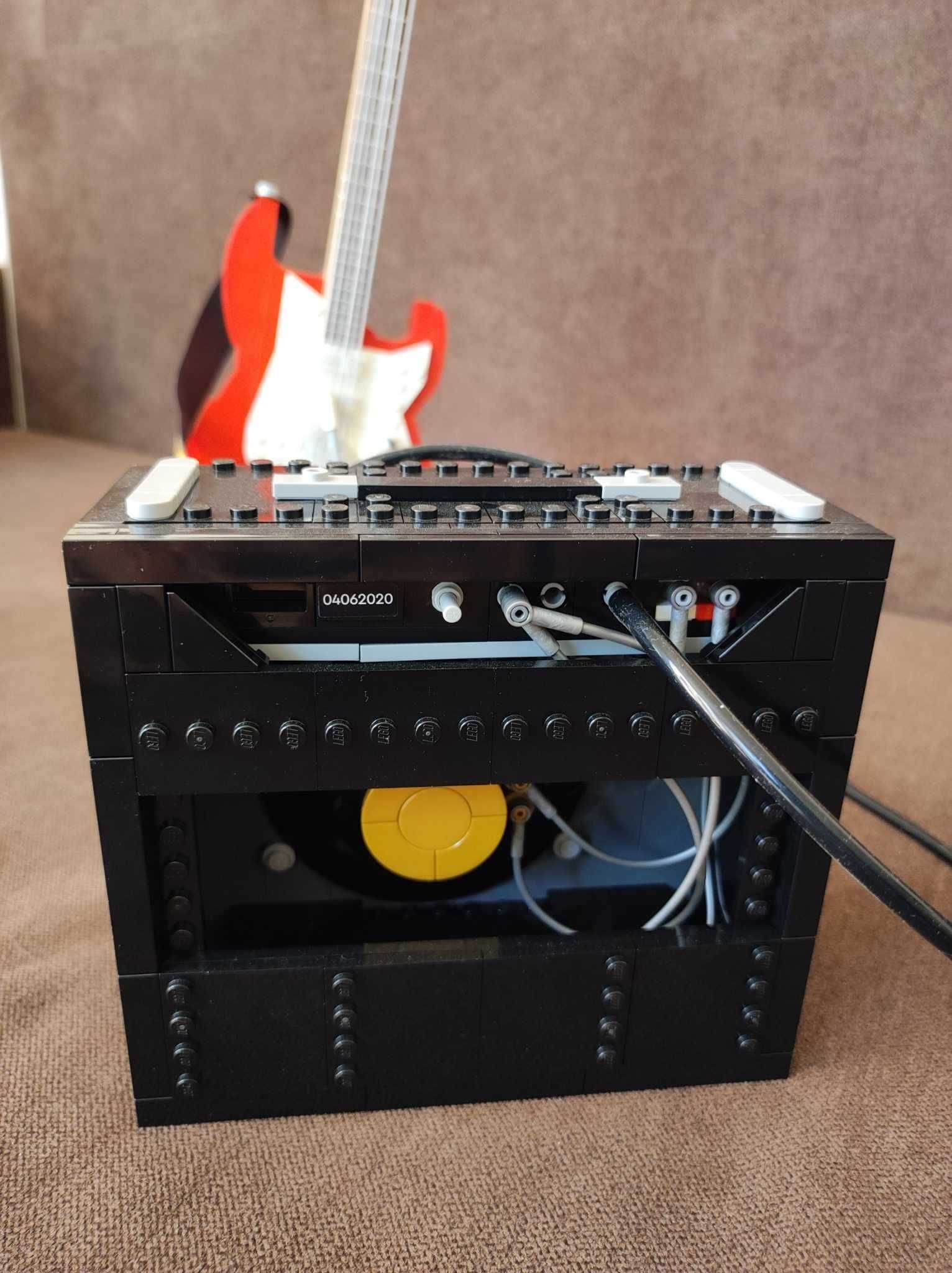 Конструктор LEGO Ideas - Китара Fender Stratocaster