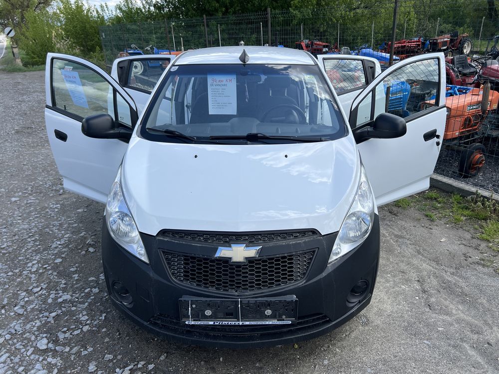 Chevrolet Spark 5 usi