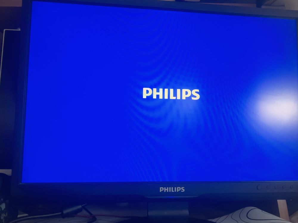 Philips Brilliance широкоекранен LCD монитор 22 инча