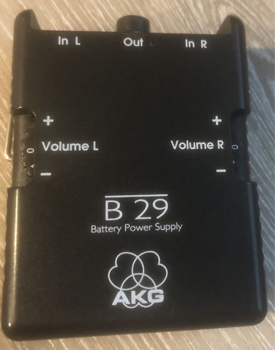 Vând 2 Phantom Power Supply AKG