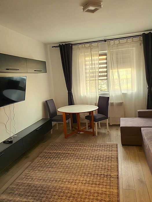 vand garsoniera Sibiu etaj 1 zona buna renovata mobilata variante