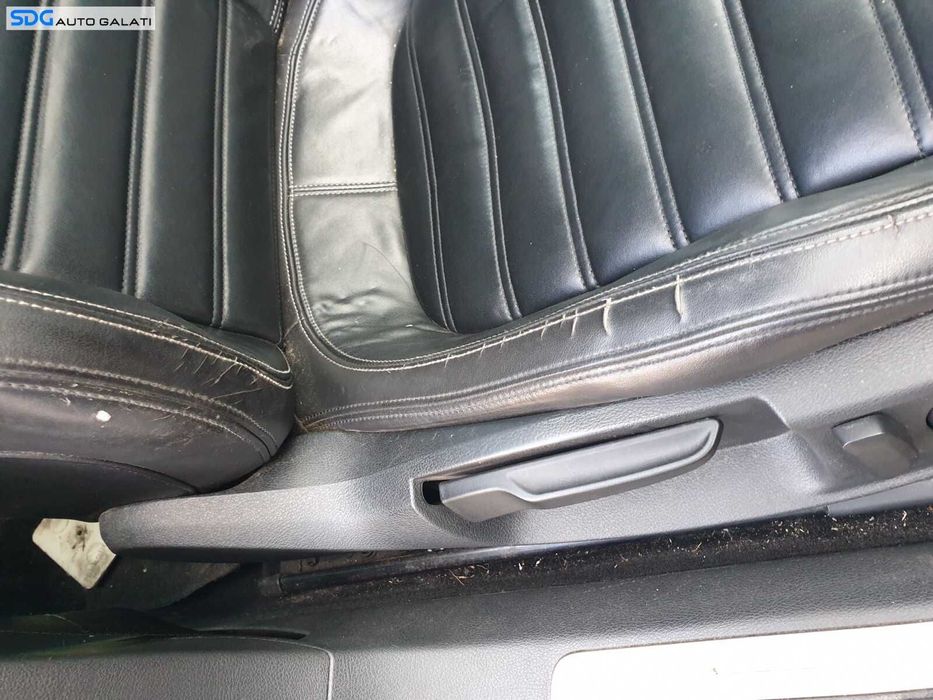 Scaun Piele Dreapta Fata cu Incalzire Volkswagen Passat CC 2009 - 2012 [C3838]