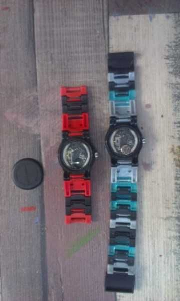 2 боря лего часовници от 2004 с липсващи части на единия