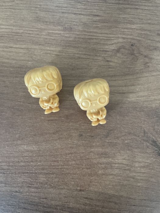 Jucarie culoarea aurie