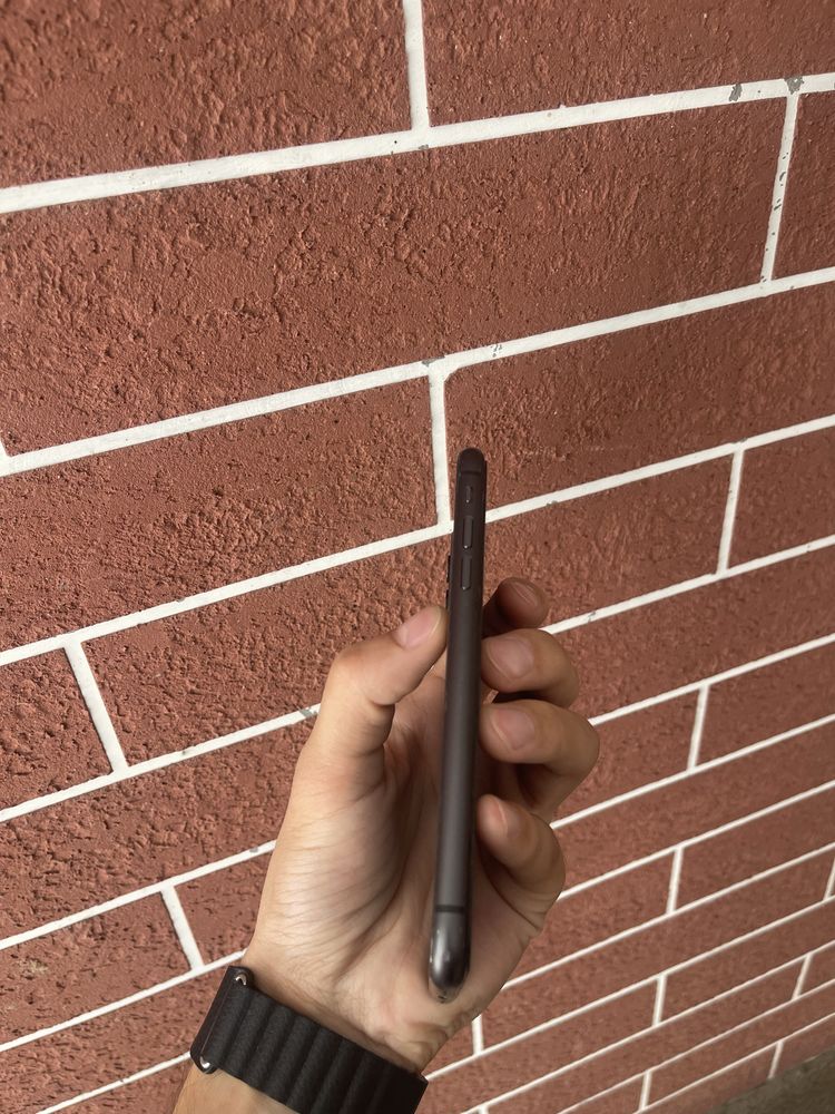 Iphone 11   64 gb. 100%