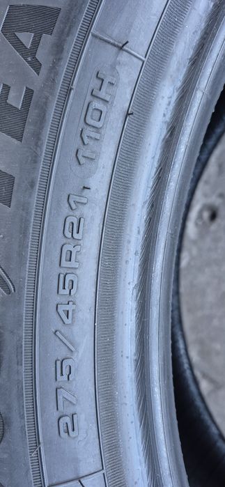 4 anvelope iarna Goodyear 275/45/21.Pretul este pe bucata
