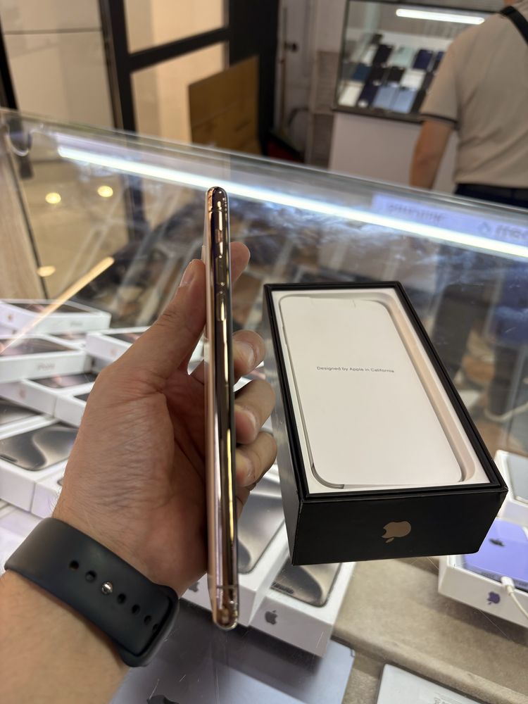 iPhone 11 Pro Max 64 gb gold