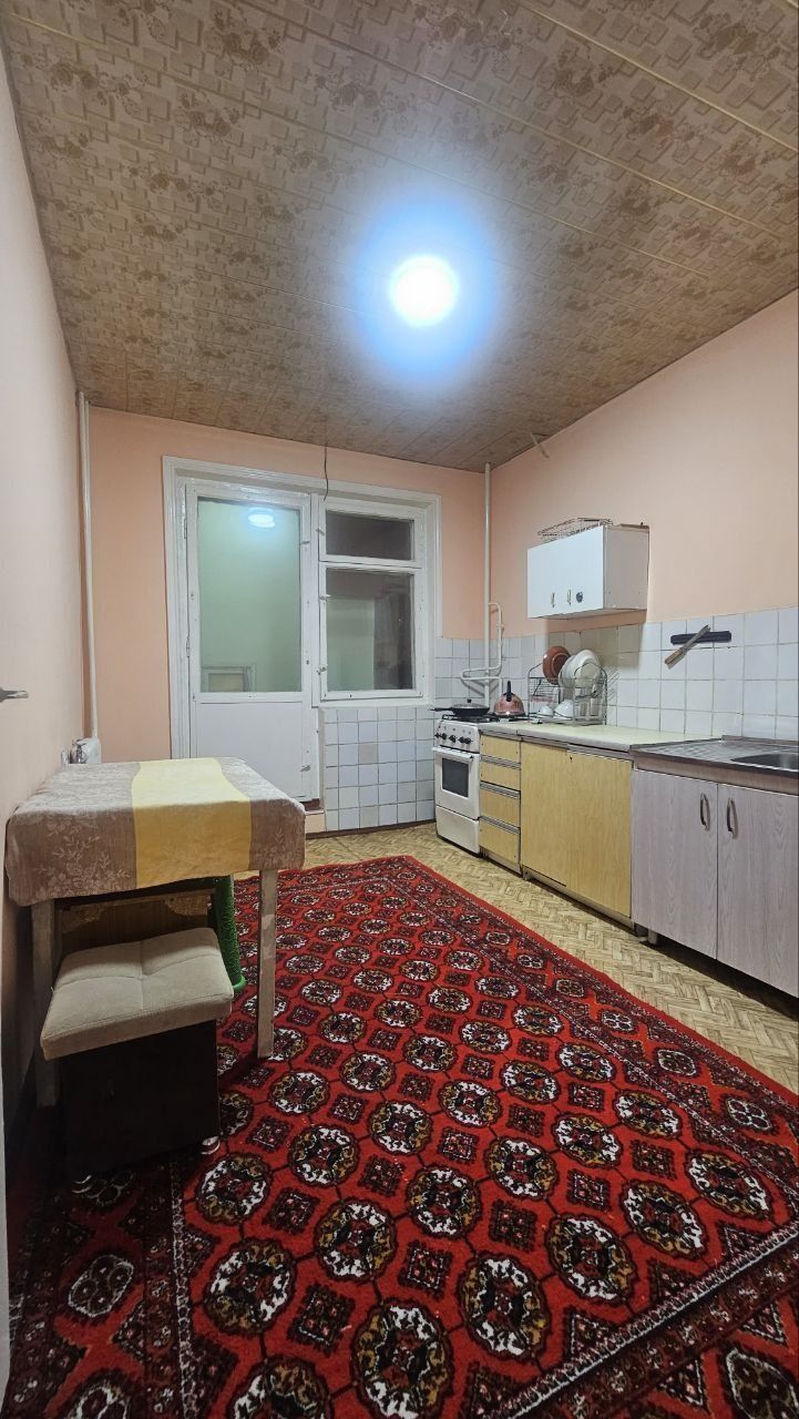 Продам 2 ком Юнусабад 2 квартал
