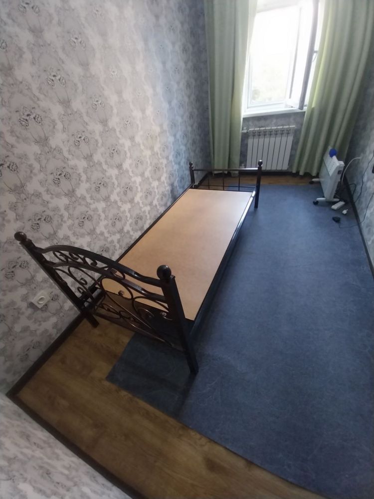 Кровать с матрасом