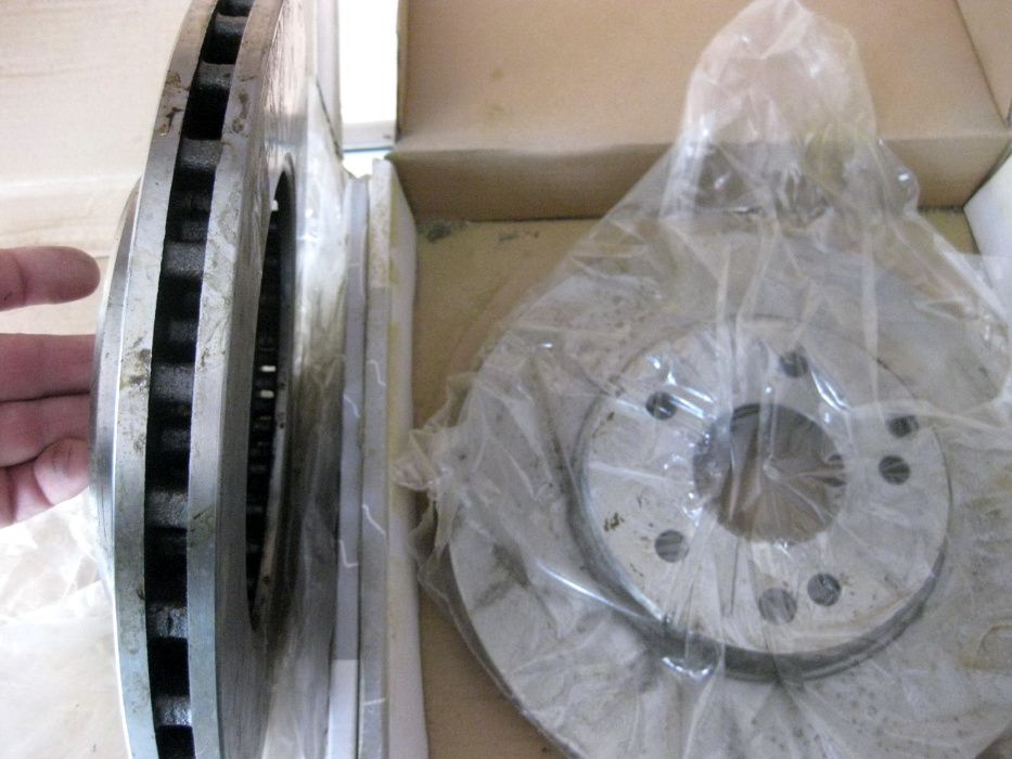Спирачен диск преден вентилиран за Мерцедес С-200 Компресор 1998