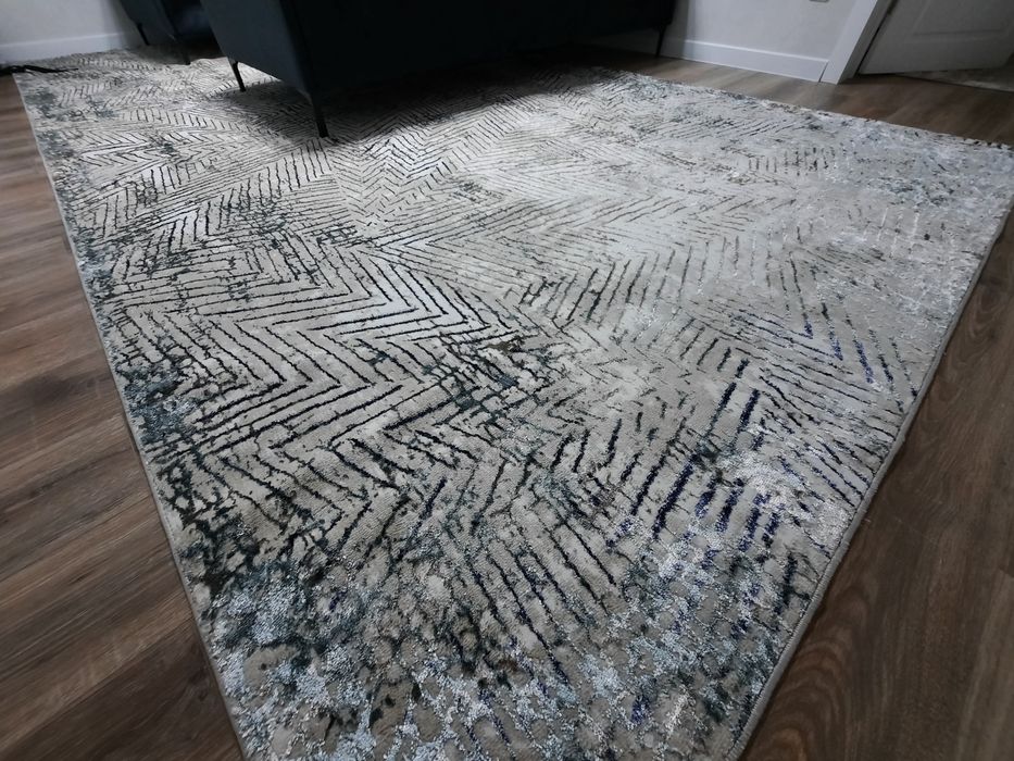 Продам ковёр новая