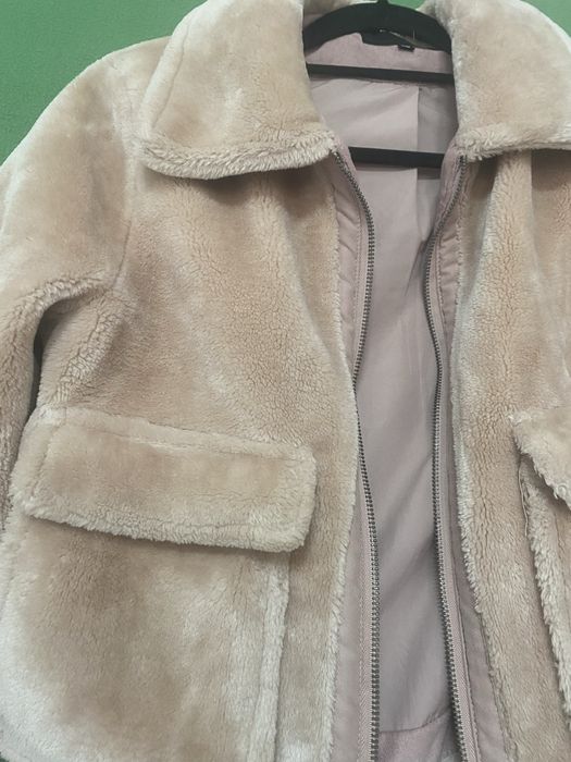 Всё по 20000 тенге. Продам в сязи с переездом шубы и куртки