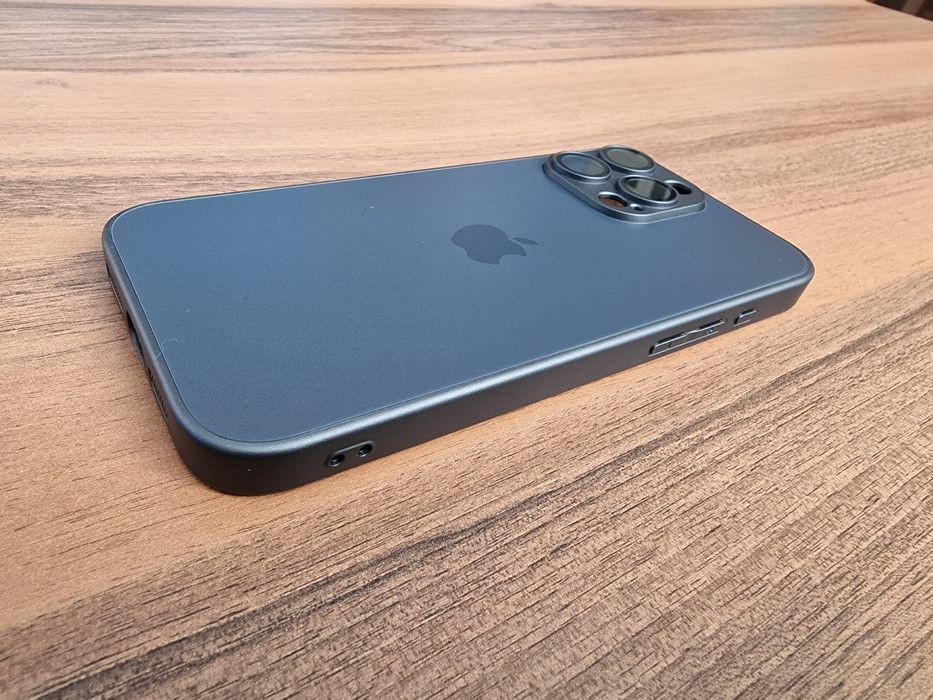 Матов Стъклен Кейс за Apple iPhone 16 / 16 Pro / Pro Max