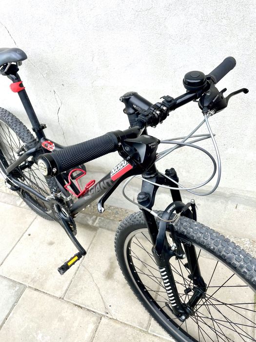 Bicicleta Giant mountain bike, 26 roata, marime medie