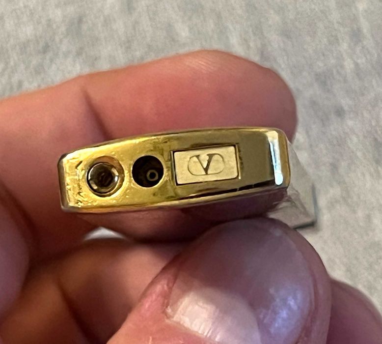 Brichetă Valentino Garavani vintage, metal emailat, cutie originală