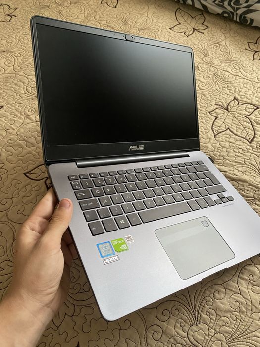 Laptop ASUS ZenBook UX430U