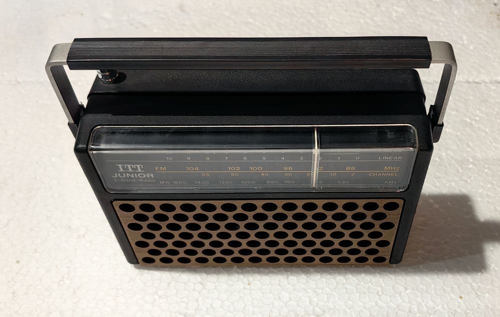 Radio mic vechi ITT Schaub Lorenz Junior retro vintage de colecție