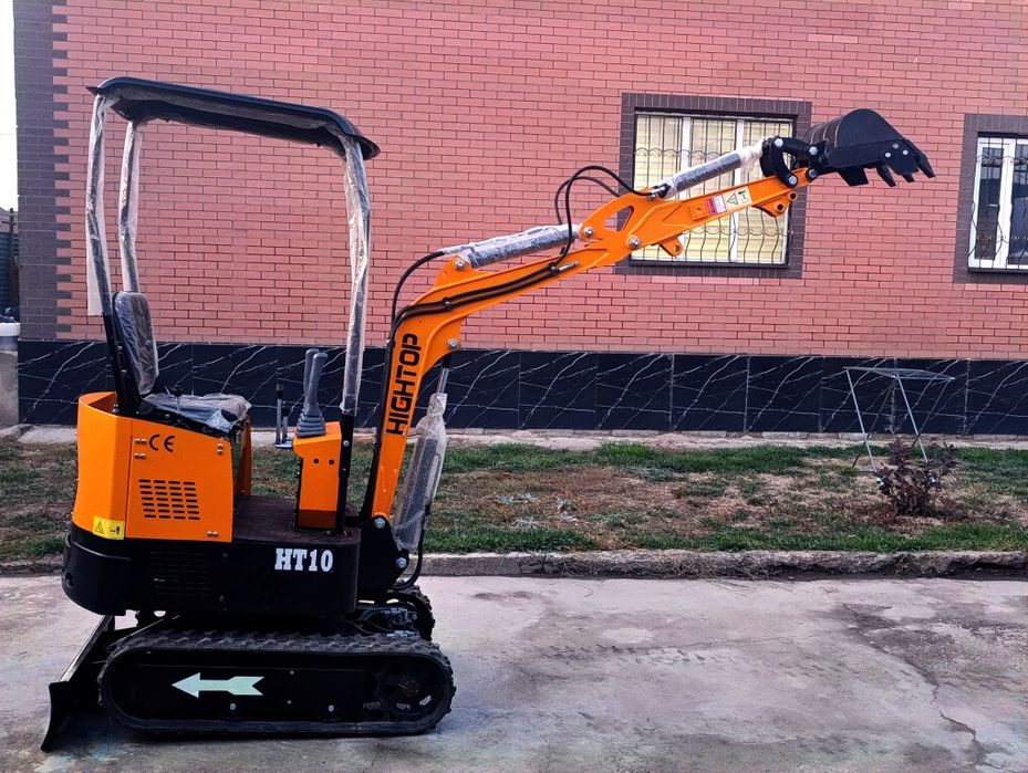 Мини эксковатор Hightop 10