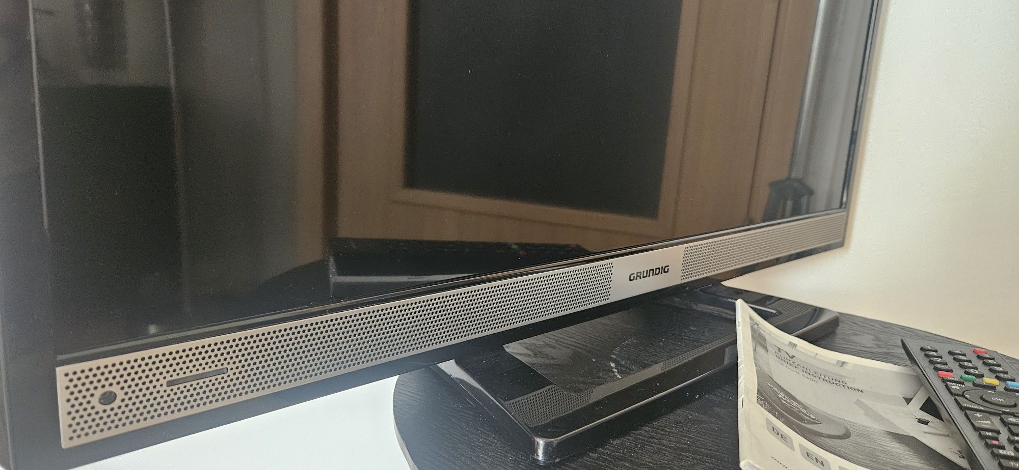 Телевизор GRUNDIG 28 инча