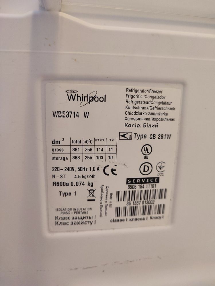 Хладилник с фризер whirlpool WBE3714 W