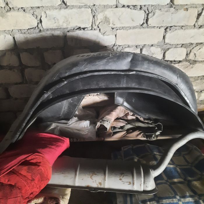 Продам стартер и резонатор