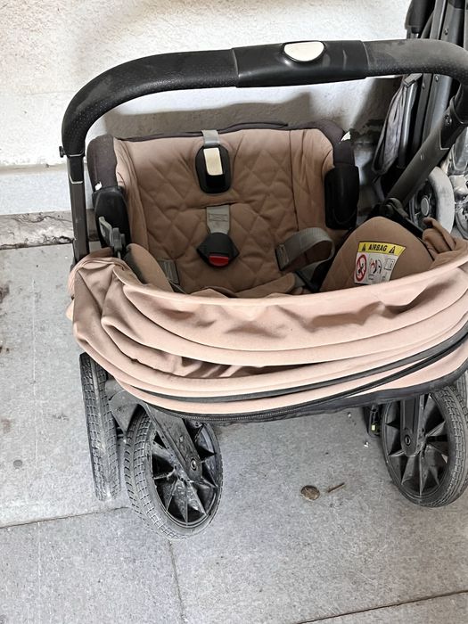 Детская коляска почти новая можно использовать как автокресло