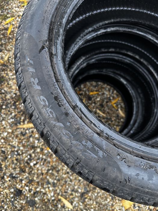 Caucicuri iarna 205/55/17 pirelli sotozero