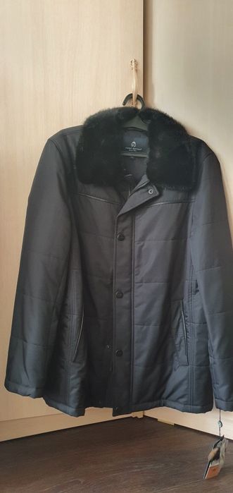 Продам мужскую куртку с вервлюжим пухом