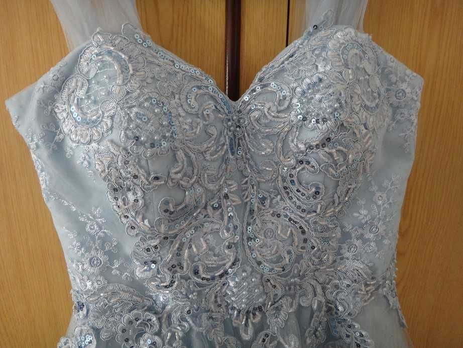 Светло синя официална/абитуриентска рокля за повод - кръщенка, в синьо