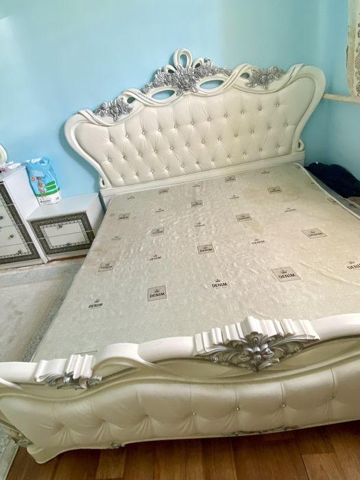 Спальный кровать