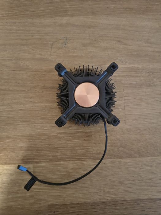 Cooler Stock Intel LGA 1700