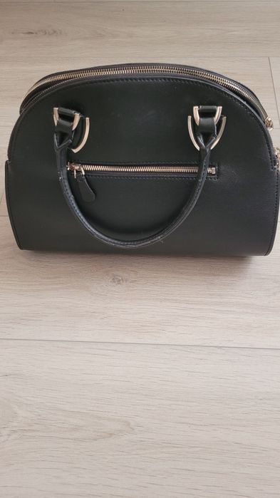 Дамска чанта GUESS