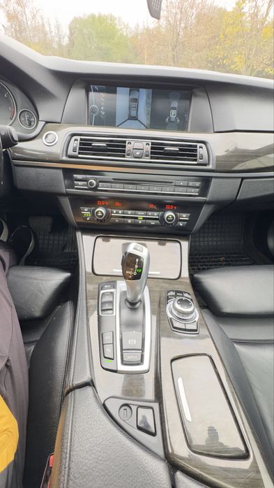 BMW F11 530d headup/360/softclose