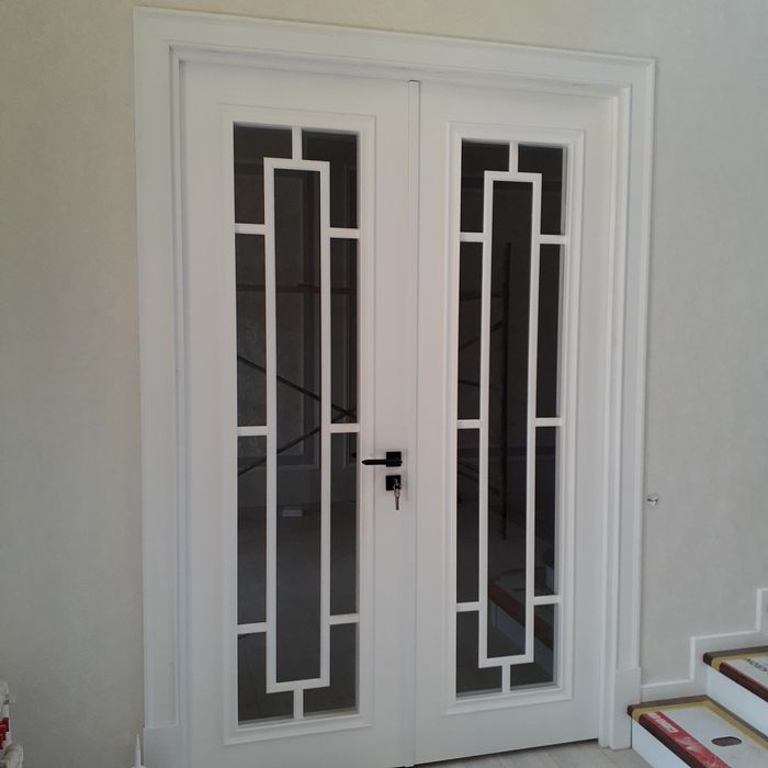 Ustanofak eshik zina plintus tambur