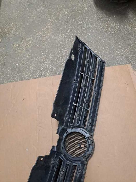 Grila radiator originala VW Jetta 4 an 2010-2014 cod 5C6853653