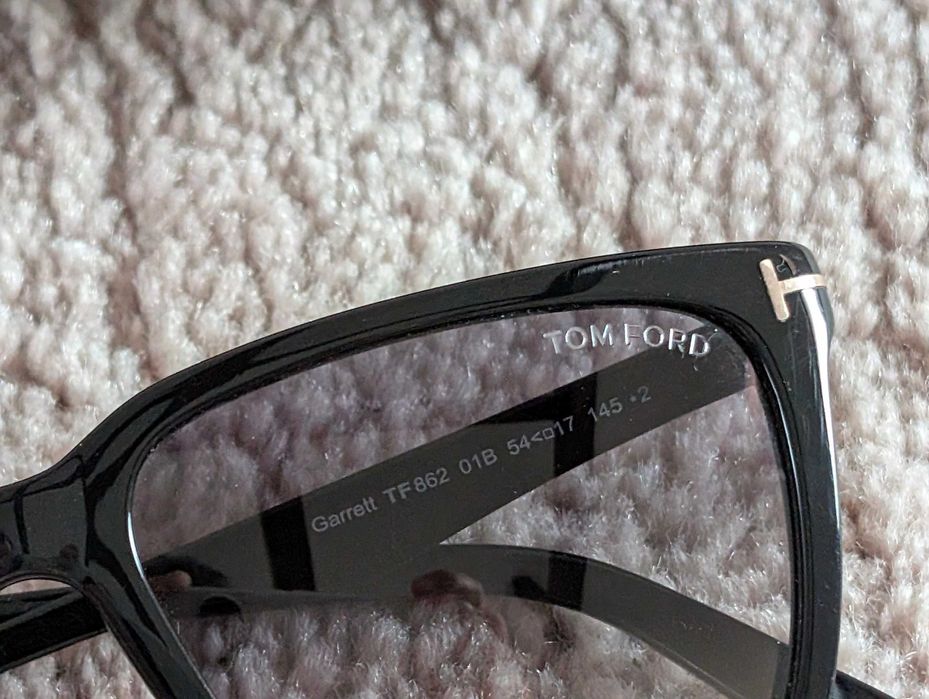 Vand ochelari de soare Maybach si Tom Ford , 200 lei