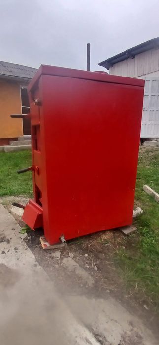 Centrală pe bază de lemne în stare bună gata de utilizare !