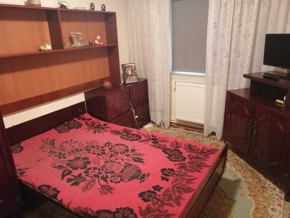 Apartament cu 3 camere, transformat din 2 camere, Poarta 6