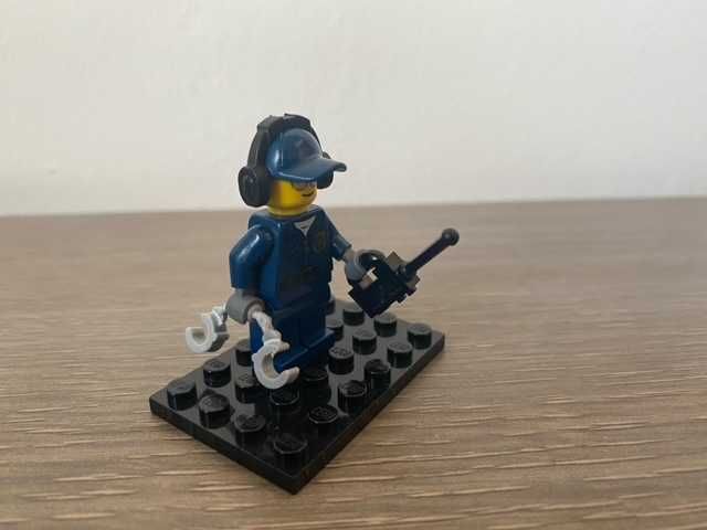 Minifigurina Lego Rara Policeman