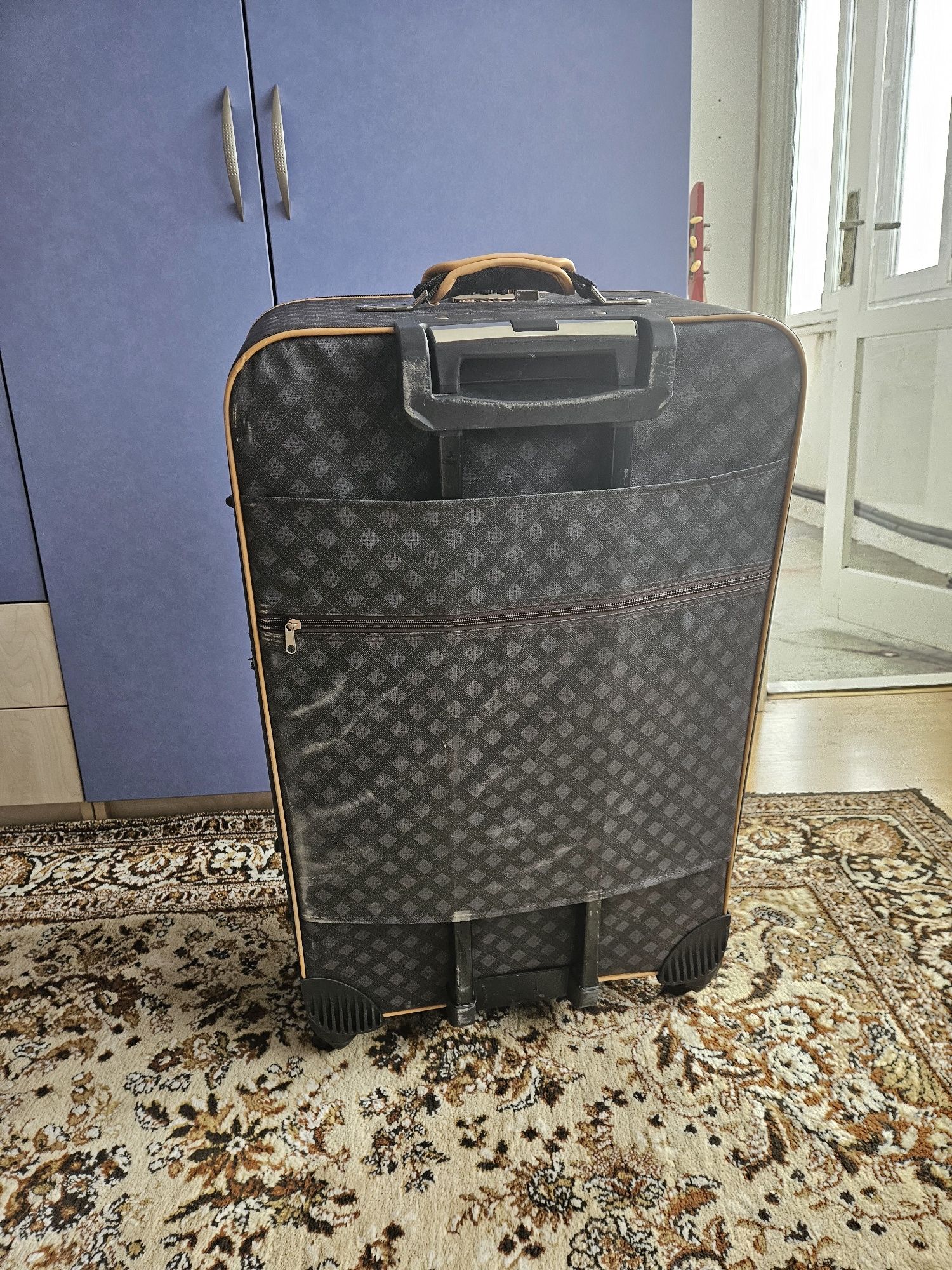 Голям      куфар