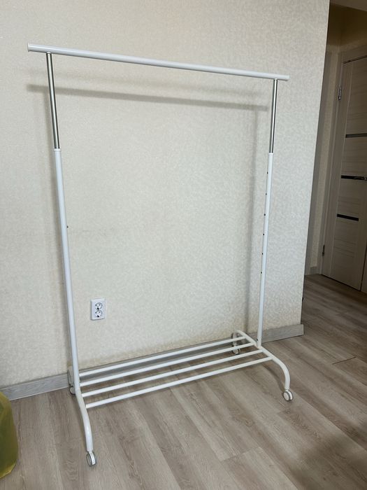 Напольная вешалка IKEA