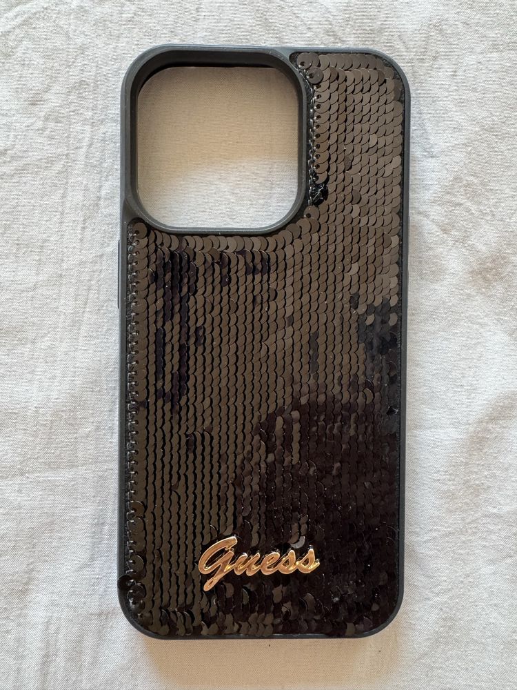 Guess кейс за Iphone 15 pro черен с пайети