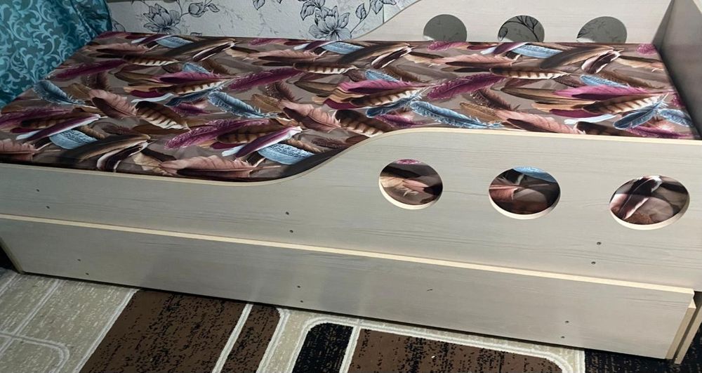 Двухъярусная кровать