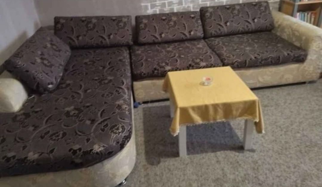 Голям красив диван с ляв ъгъл