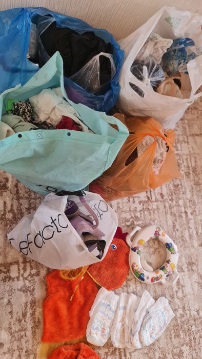 Много вещей на девочку мальчика и взрослые