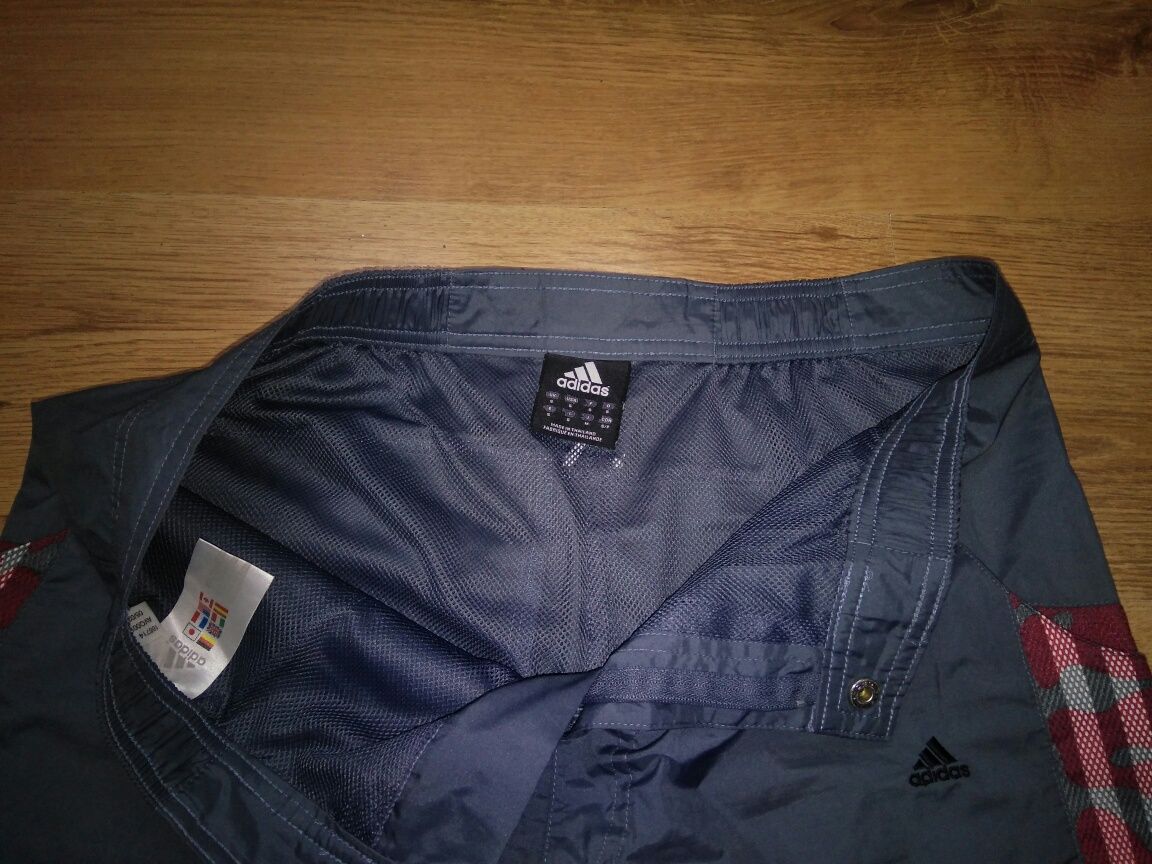 Pantaloni scurți Adidas mărimea M